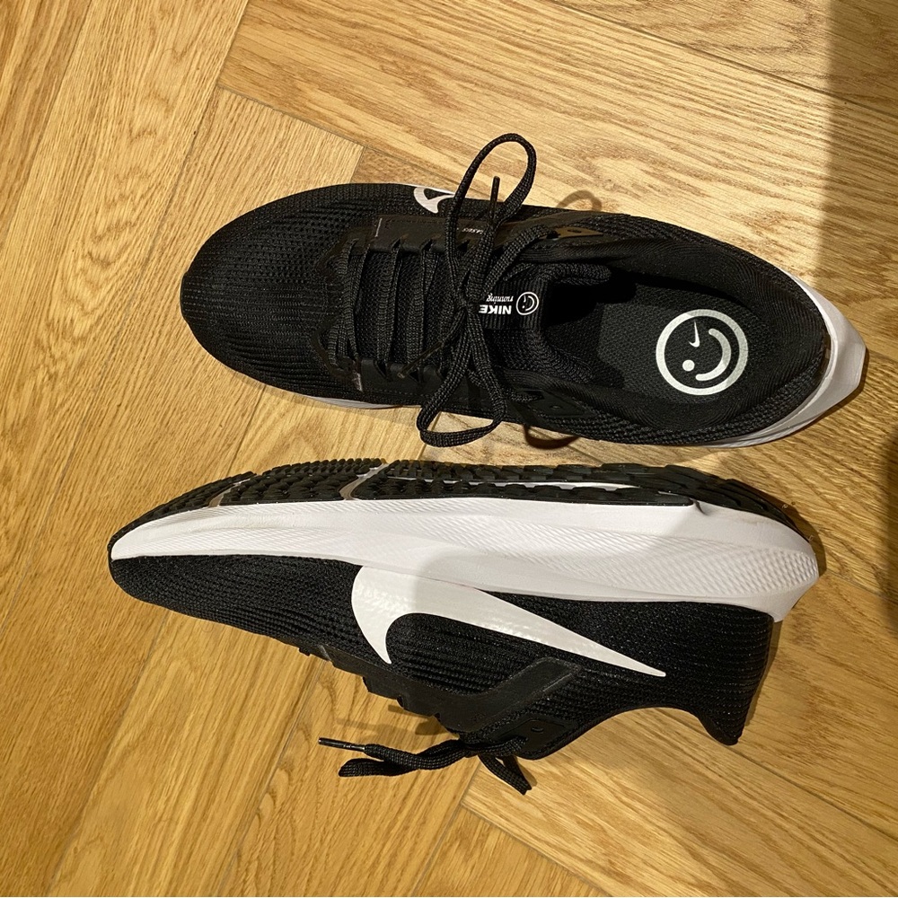 Nike Pegasus 40 sneakers